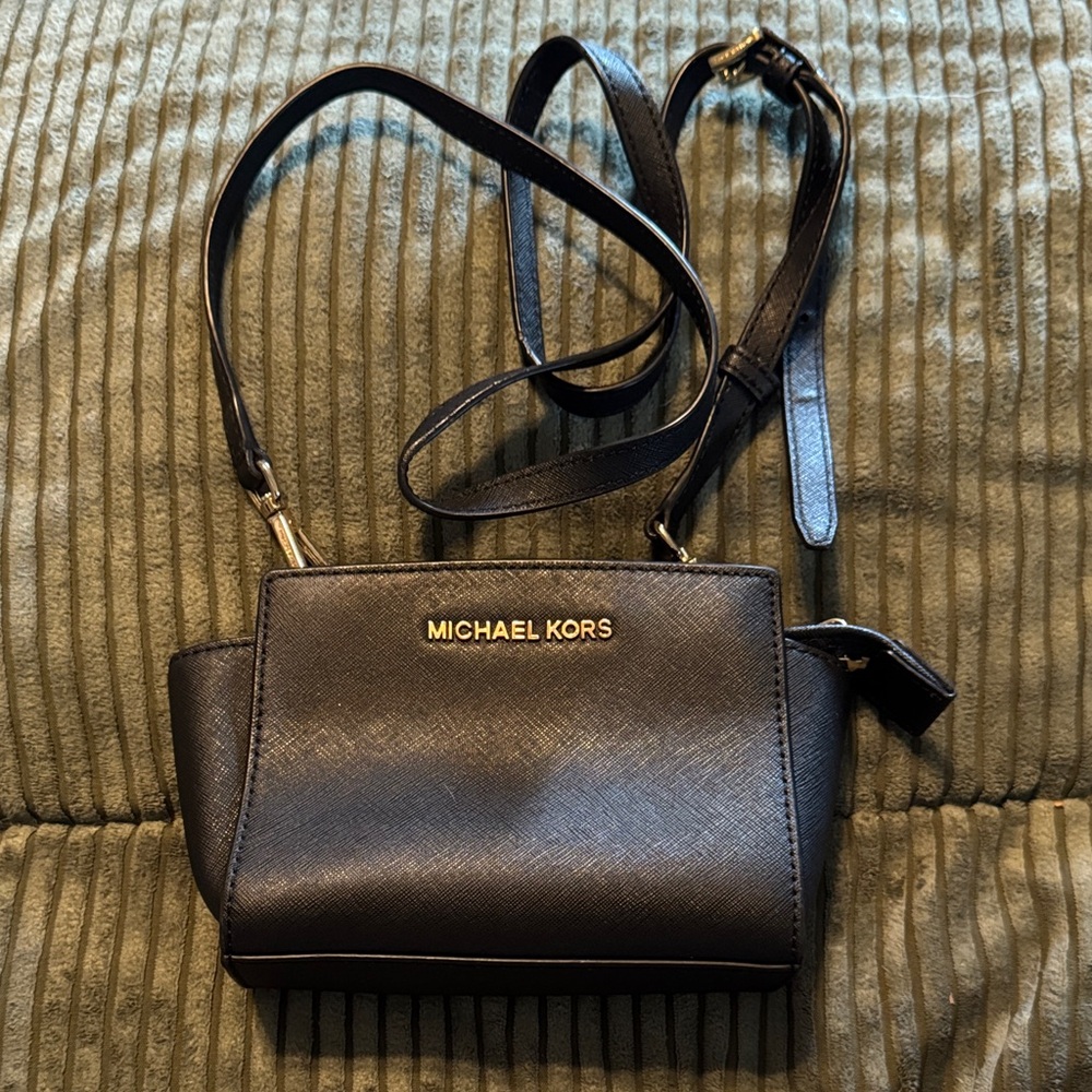 Michael Kors Elegant Black Shoulder Bag